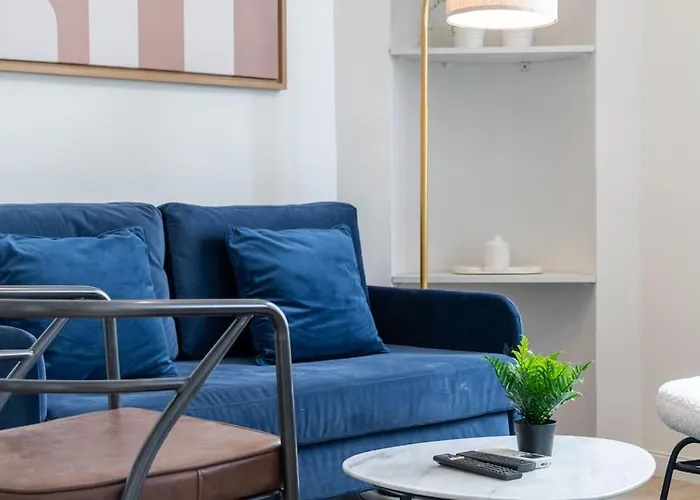 B3#Two Bedrooms#Champs Elysees#Arc De Triomphe#Ac