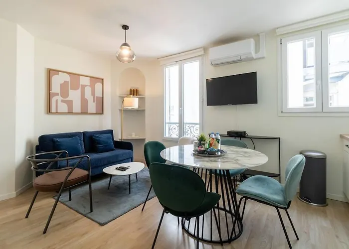 B3#Two Bedrooms#Champs Elysees#Arc De Triomphe#Ac